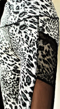 Load image into Gallery viewer, Snow Leopard Leggings