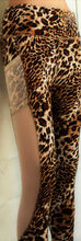 Load image into Gallery viewer, Sandy Cheetah Leggings
